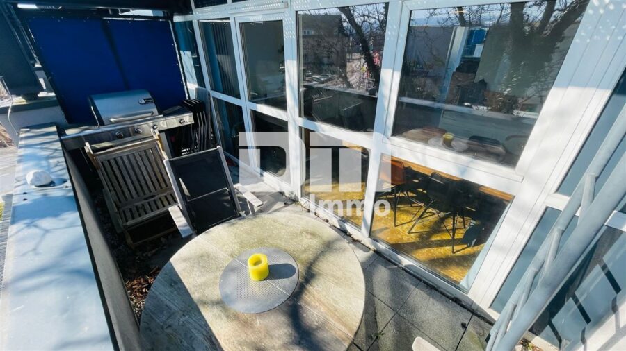(R)eserviert!Traumhafte Maisonette-Wohnung im Penthouse-Stil mit Terrasse und Balkon - Balkon / Zugang zum Wohnbereich unten